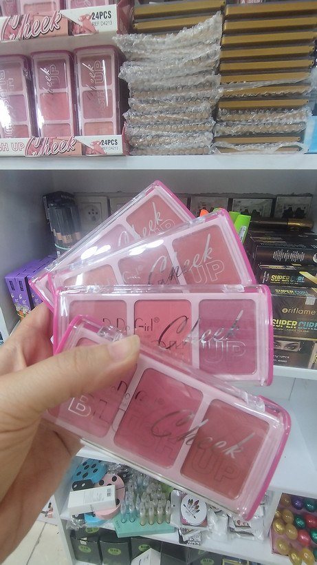 رژگونه سه رنگ blush up