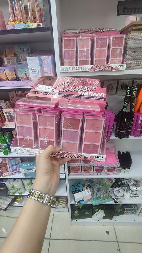 رژگونه سه رنگ blush up